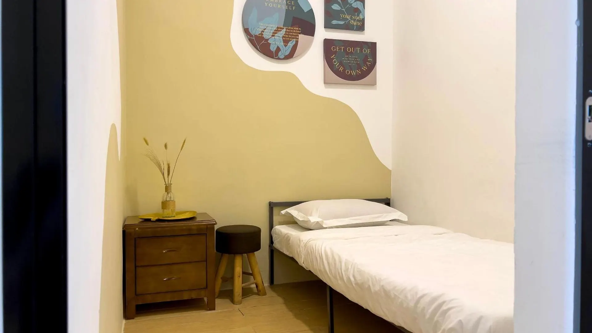 Hush Inn At Itcc Manhattan Suites Kota Kinabalu